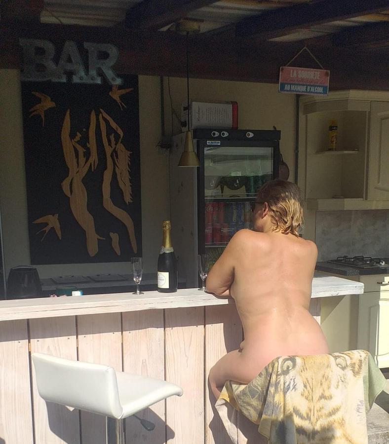 Chambre D'Hotes Naturiste Le Jardin Des Hirondelles Blanzaguet-Saint-Cybard Esterno foto
