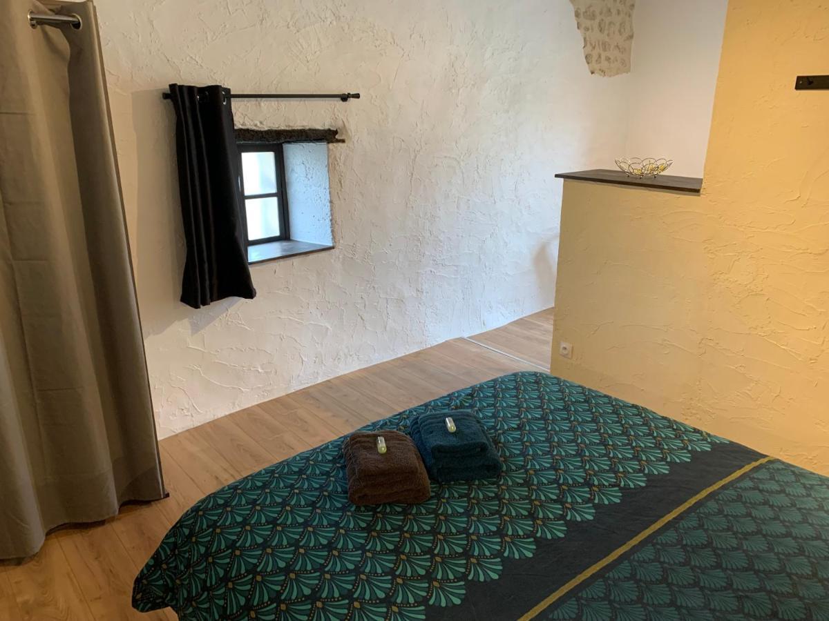 Chambre D'Hotes Naturiste Le Jardin Des Hirondelles Blanzaguet-Saint-Cybard Esterno foto