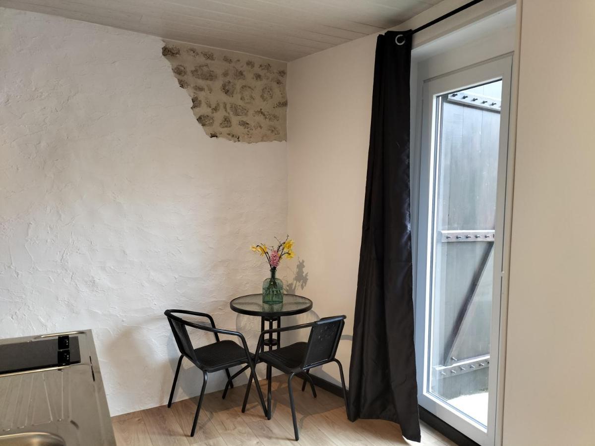 Chambre D'Hotes Naturiste Le Jardin Des Hirondelles Blanzaguet-Saint-Cybard Esterno foto