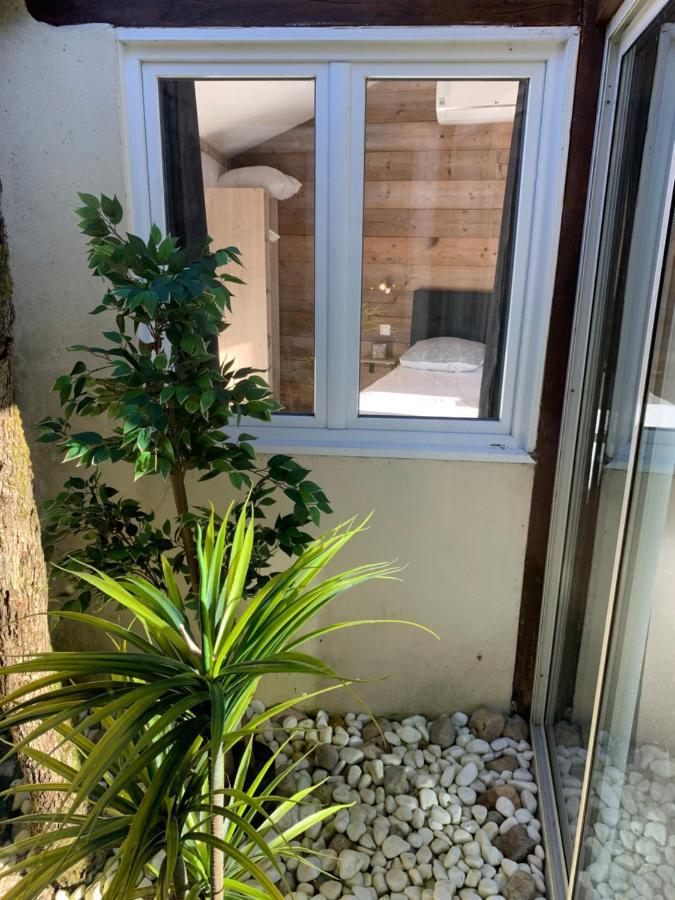 Chambre D'Hotes Naturiste Le Jardin Des Hirondelles Blanzaguet-Saint-Cybard Esterno foto