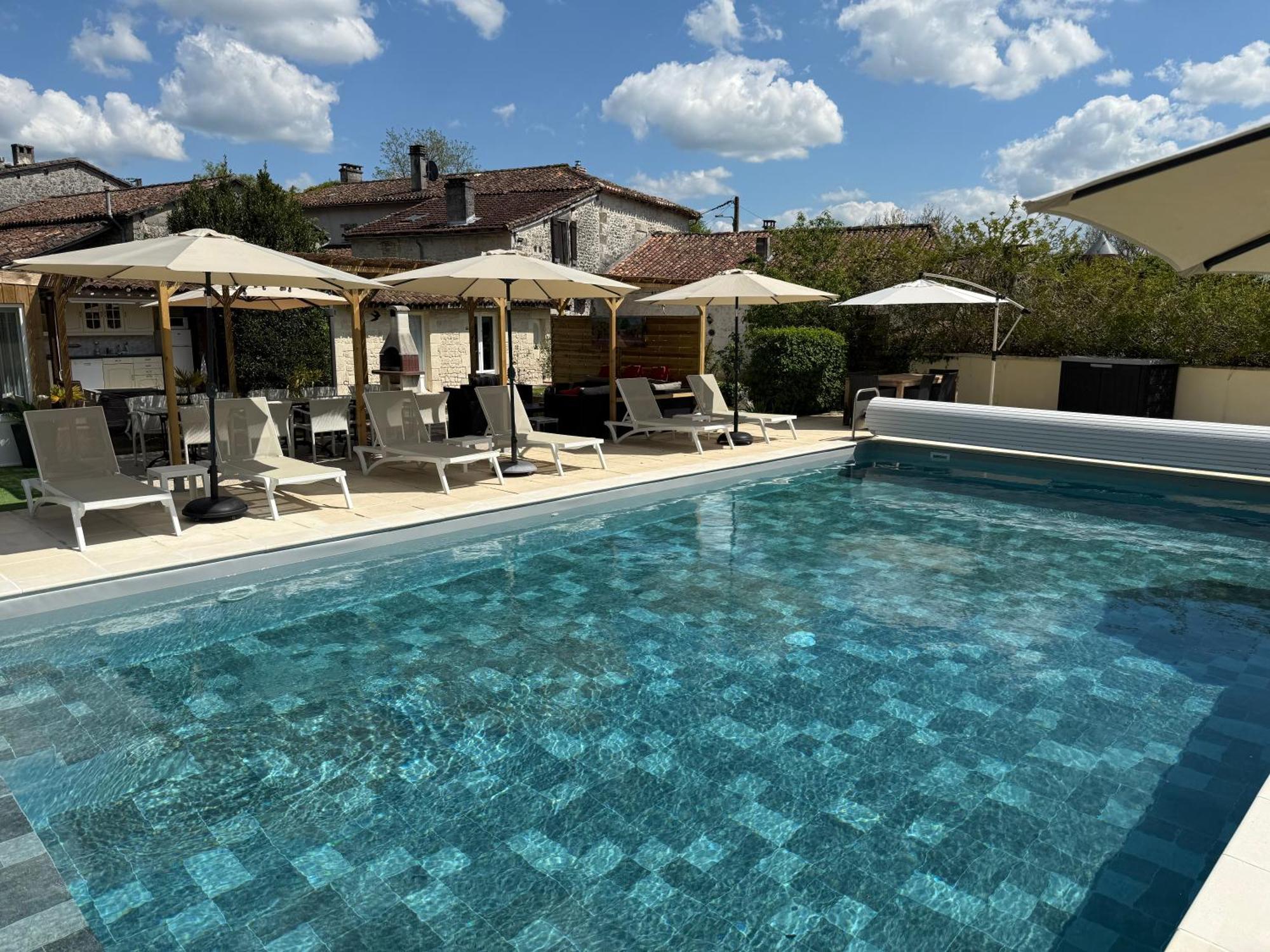 Chambre D'Hotes Naturiste Le Jardin Des Hirondelles Blanzaguet-Saint-Cybard Esterno foto
